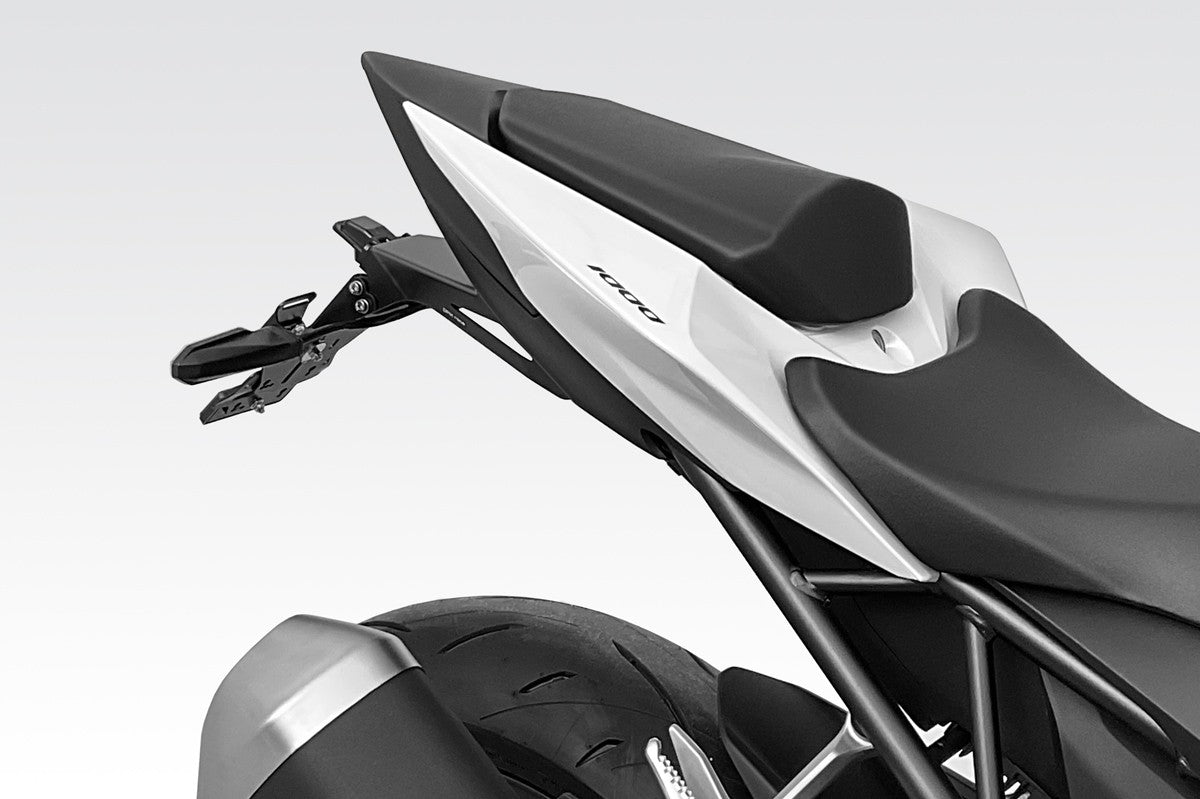 R-01018X Hornet 1000 2025 - Kit Targa Internazionale - Portatarga Regolabile - Minuteria Inclusa - Accessori De Pretto Moto (DPM Race) - 100% Made in Italy