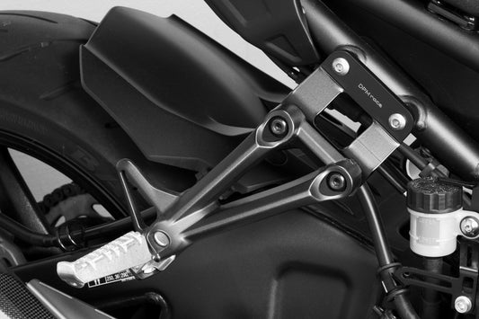 R-0754 MT10 2022/25 - Kit Supporti Pedane Passeggero - Riposizionamento Poggiapiedi Pedalini - Minuteria Inclusa - Accessori De Pretto Moto (DPM Race) - 100% Made in Italy