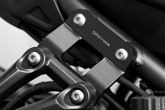 R-0754 MT10 2022/25 - Kit Supporti Pedane Passeggero - Riposizionamento Poggiapiedi Pedalini - Minuteria Inclusa - Accessori De Pretto Moto (DPM Race) - 100% Made in Italy